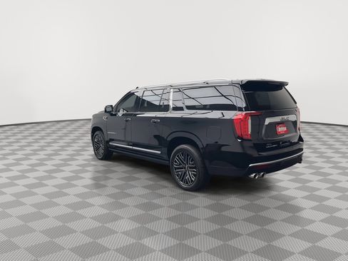 Used 2021 GMC Yukon XL Denali w/ Denali Premium Package image 2