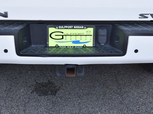 Used 2021 Nissan Titan SV w/ SV Convenience Package image 10