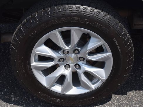 Used 2021 Chevrolet Silverado 1500 Custom w/ Safety Confidence Package RWD image 12