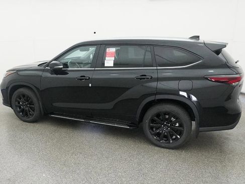 New 2026 Toyota Highlander XLE image 4