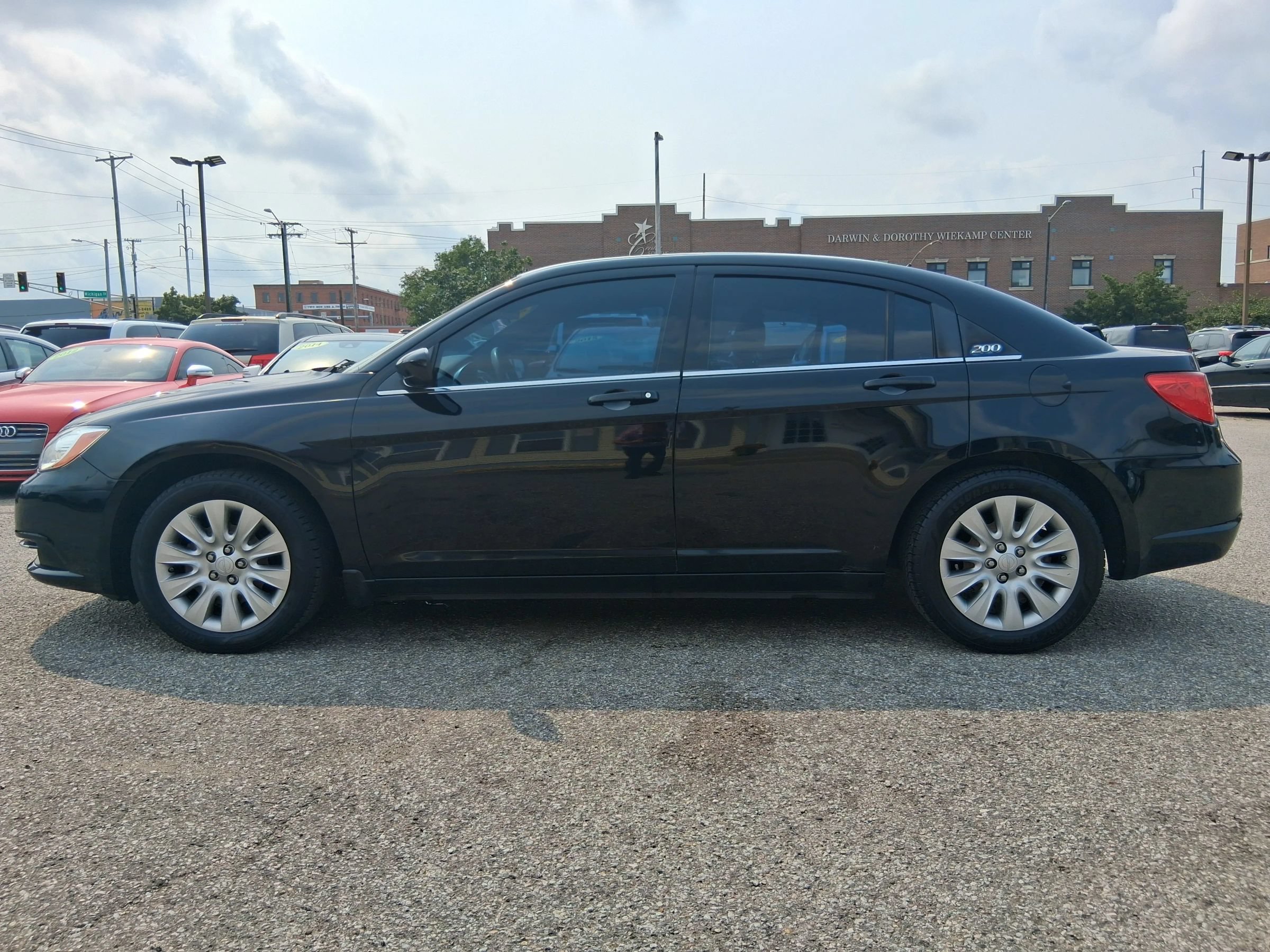 Used 2014 Chrysler 200 LX FWD image 3