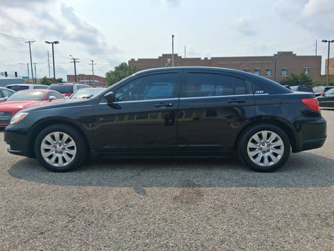Used 2014 Chrysler 200 LX FWD image 3