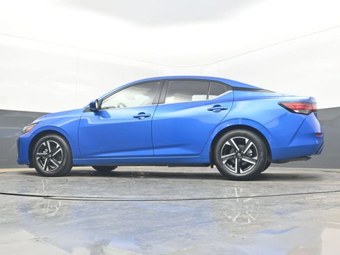 Used 2025 Nissan Sentra SV FWD image 27