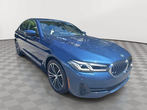 Used 2023 BMW 530i w/ Convenience Package RWD image 4