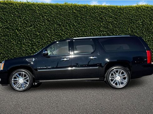 Used 2011 Cadillac Escalade ESV Platinum AWD/4WD image 7