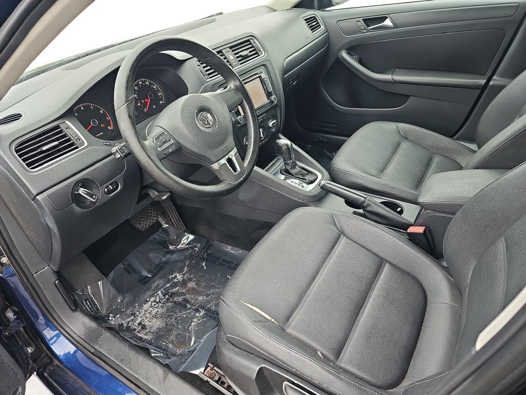 Used 2011 Volkswagen Jetta SE FWD image 16