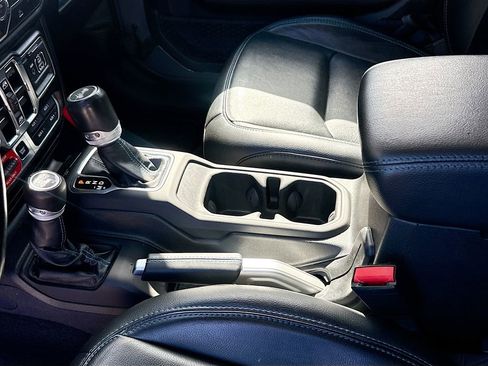 Used 2021 Jeep Wrangler Unlimited Rubicon 4xe w/ Steel Bumper Group image 28