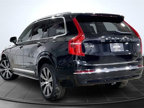Certified 2024 Volvo XC90 T8 Ultimate w/ Protection Package Premier image 13