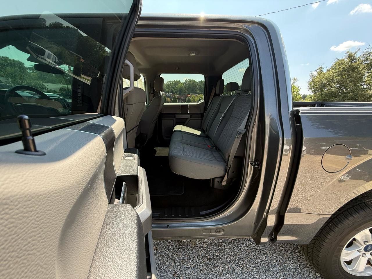 Used 2017 Ford F150 XLT w/ Equipment Group 301A Mid AWD/4WD image 28
