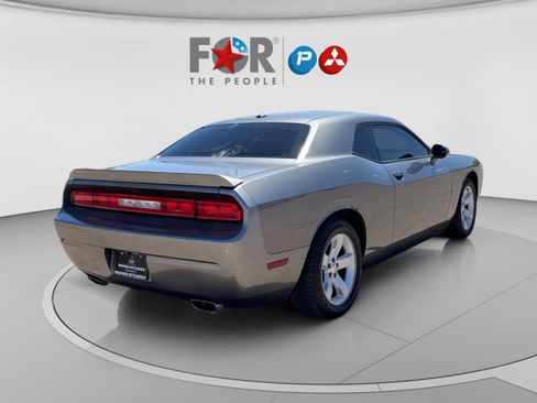 Used 2012 Dodge Challenger SXT image 5