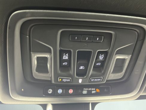 Used 2020 Chevrolet Silverado 3500 High Country w/ Technology Package AWD/4WD image 23
