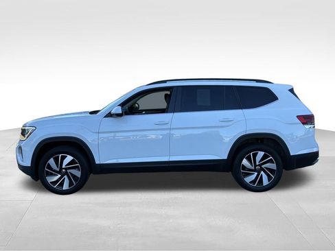 Used 2024 Volkswagen Atlas SE AWD/4WD image 3