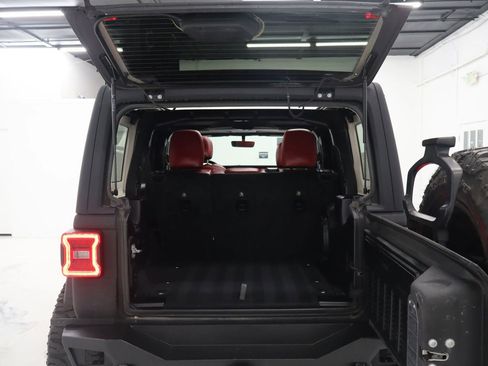 Used 2019 Jeep Wrangler Unlimited Sahara w/ Quick Order Package 24M Moab AWD/4WD image 8