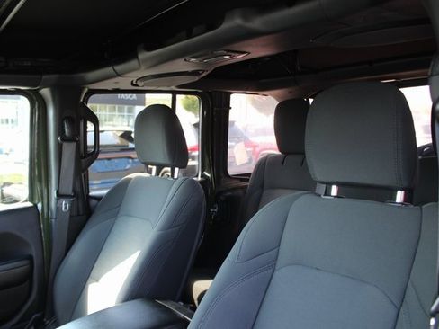 Used 2021 Jeep Wrangler Unlimited Sport image 18