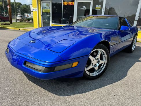 Used 1994 Chevrolet Corvette Coupe RWD image 2