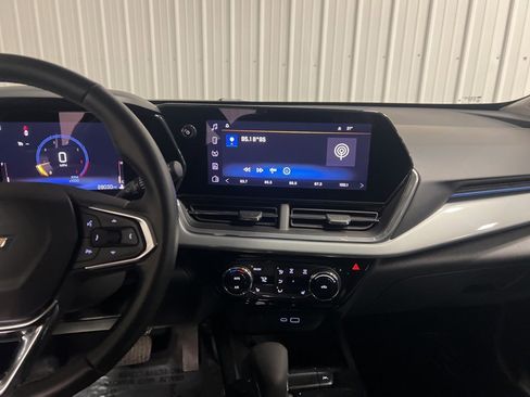 Certified 2024 Chevrolet Trax LT w/ Driver Confidence Package image 13