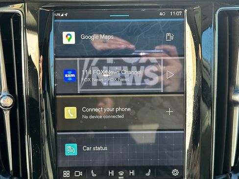 Used 2025 Volvo XC60 B5 Plus image 29