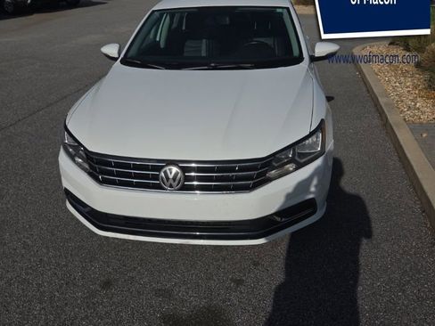 Used 2016 Volkswagen Passat 1.8T SE FWD image 1