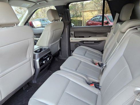 Used 2019 Ford Expedition XLT w/ Equipment Group 202A image 16