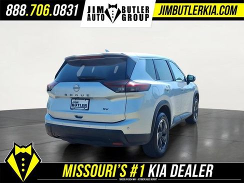 Used 2024 Nissan Rogue SV FWD image 26