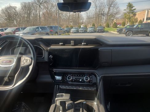Used 2024 GMC Sierra 1500 AT4X image 19