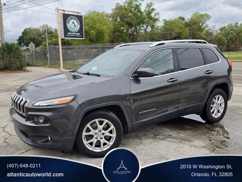 Used 2017 Jeep Cherokee Latitude w/ Safety/Convenience Group image 1
