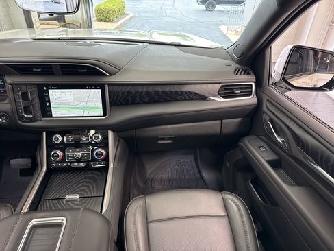 Used 2024 GMC Yukon XL Denali w/ Advanced Technology Package image 55