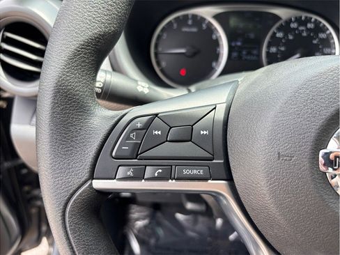 Used 2019 Nissan Kicks S FWD image 19