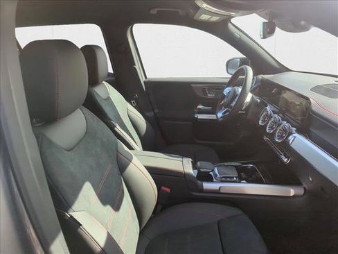 Used 2023 Mercedes-Benz EQB 300 4MATIC image 25