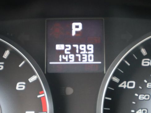 Used 2010 Subaru Legacy 2.5i Premium AWD/4WD image 44