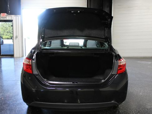 Used 2017 Toyota Corolla SE FWD image 27