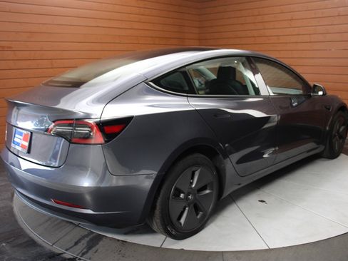 Used 2023 Tesla Model 3 Standard Range image 18