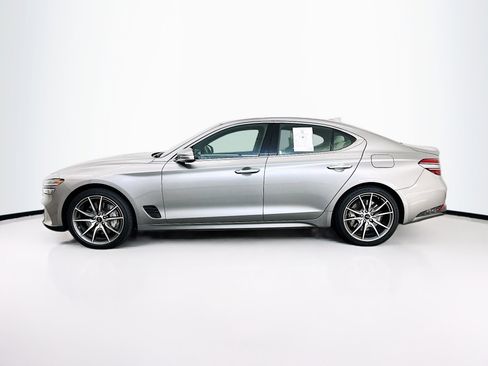 Used 2025 Genesis G70 2.5T image 4