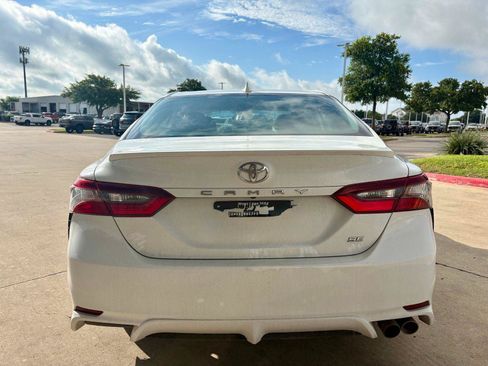 Used 2023 Toyota Camry SE FWD image 6