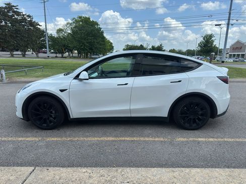 Used 2021 Tesla Model Y Long Range AWD/4WD image 6