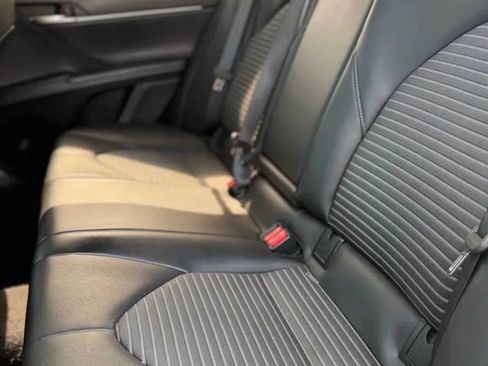 Used 2021 Toyota Camry SE FWD image 18