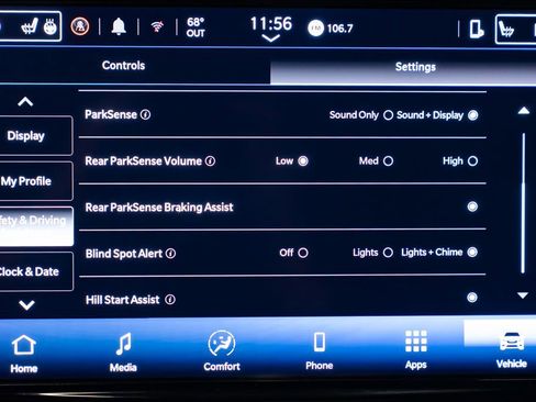 Used 2025 Chrysler Pacifica Select FWD image 19