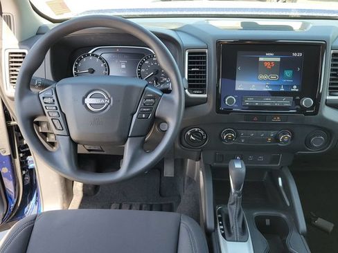 Used 2022 Nissan Frontier SV w/ Technology Package AWD/4WD image 10