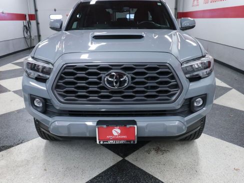 Used 2021 Toyota Tacoma TRD Sport w/ Technology Package RWD image 4