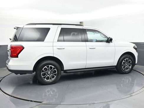 Used 2023 Ford Expedition XL AWD/4WD image 3