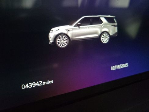 Used 2022 Land Rover Discovery HSE R-Dynamic image 18