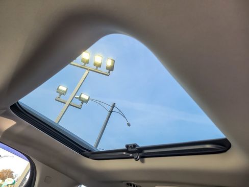 Used 2016 GMC Acadia SLT w/ Open Road Package image 11