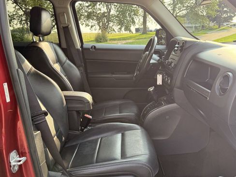 Used 2015 Jeep Patriot High Altitude AWD/4WD image 29