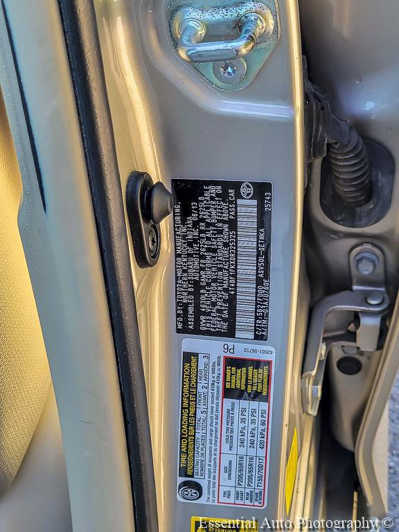 Used 2013 Toyota Camry LE FWD image 15