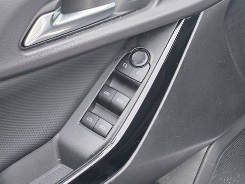 Certified 2025 Chevrolet Equinox LT FWD image 21