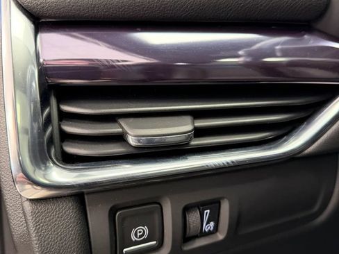 Used 2023 Cadillac XT4 Luxury w/ Cold Weather Package FWD image 25