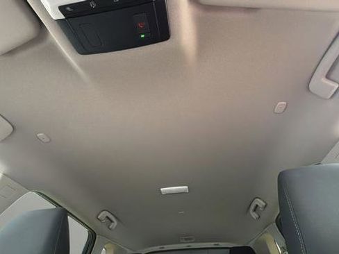 Used 2023 Nissan Rogue SV image 22