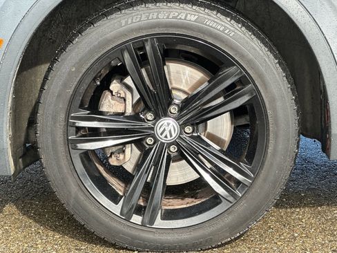 Used 2019 Volkswagen Tiguan SEL R-Line image 45