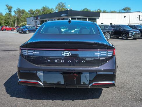 Used 2025 Hyundai Sonata SEL FWD image 12