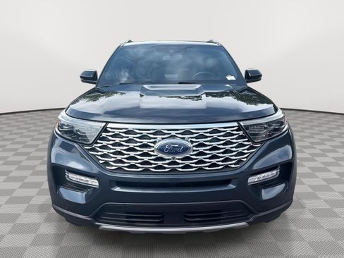 Used 2022 Ford Explorer Platinum w/ Technology Package AWD/4WD image 3